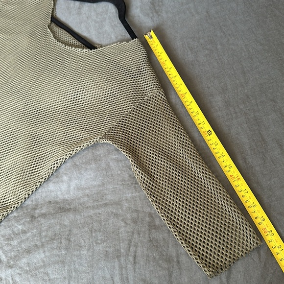 XL Banana Republic olive green fish net pullover  w raw edges. Off shoulder top - Picture 7 of 10